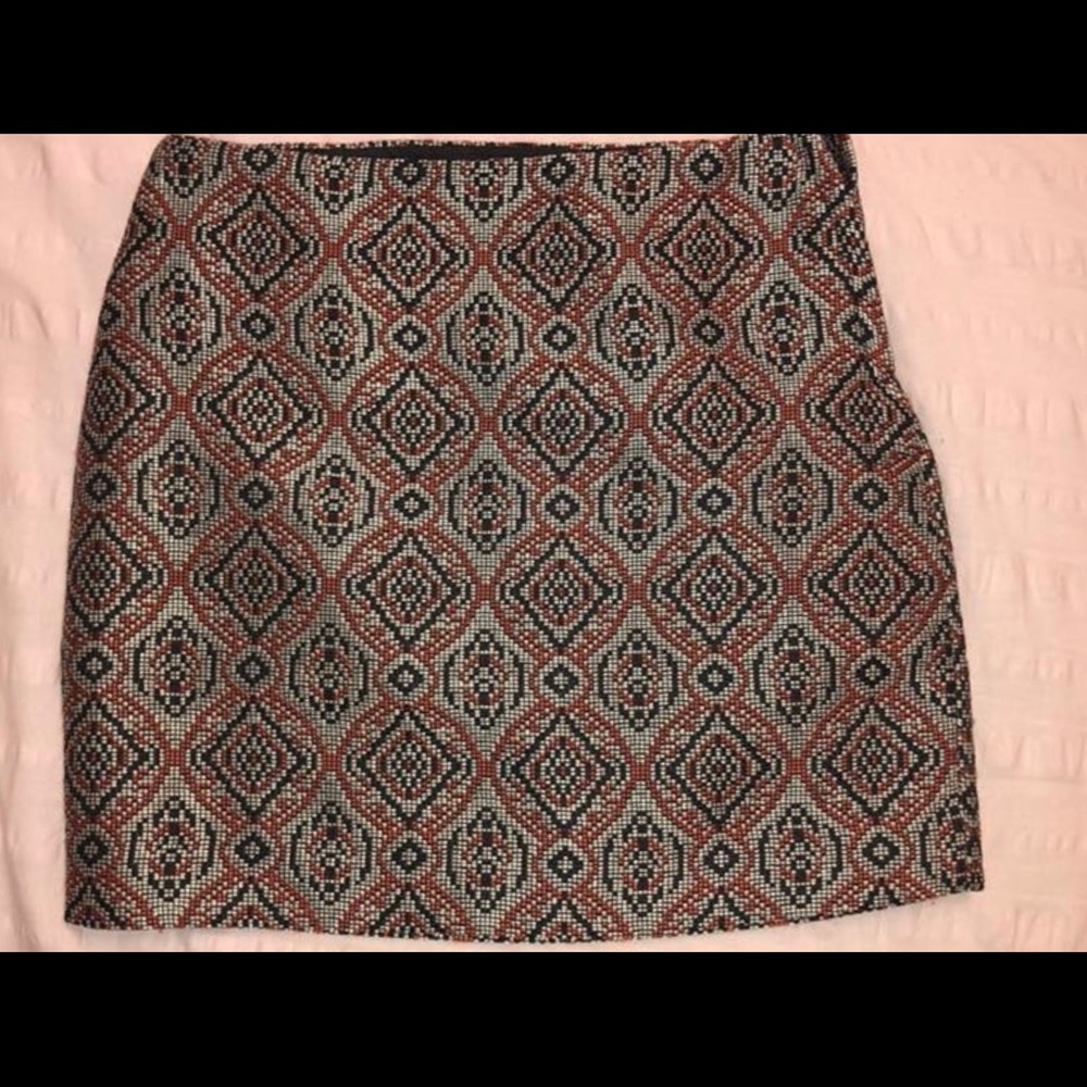 patterned mini skirt